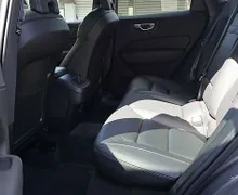 Zunanja slika - Volvo XC60 - B4D AWD AUT Momentum Pro+ACC+KAM.+12.MES.JAMSTVO - 11 - Predogledna slika