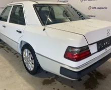 Zunanja slika - Mercedes-Benz E-Razred - 230 BREZ RJE - KLIMATRONIC - ALU - VRHUNSKO STANJE - 6 - Predogledna slika