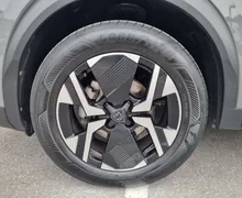Zunanja slika - Peugeot 2008 - 1.2 PureTech 130 Allure Avtomatik - TOP OPREMA - 3 - Predogledna slika