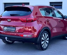 Notranja slika - KIA Sportage - 4WD 2.0 CRDI+SLO+KEYLESS GO+MRTVI KOT+KAMER... - 8 - Predogledna slika