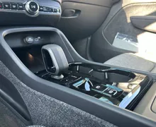 Notranja slika - Volvo XC40 - B3 P Plus Dark AT DCT 3 leta garancije + 3 servi.. - 19 - Predogledna slika