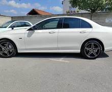 Zunanja slika - Mercedes-Benz E-Razred - LIMO-300-de-2X-AMG-LINE-WIDESCREN-360-KAM-LED-ACC- - 2 - Predogledna slika