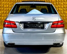 Notranja slika - Mercedes-Benz E-Razred - E 220 CDI AUT.-PANO.-GRETJE-PDC-NAVI-F1... - 10 - Predogledna slika