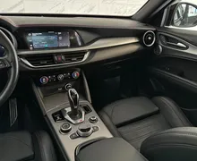Notranja slika - Alfa Romeo Stelvio - Q4 2.0 Turbo 280 Competizione |Pano|Harman|ACC|S.. - 10 - Predogledna slika