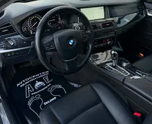 Notranja slika - BMW serija 5: - 520XD-4X4-AUT-HEAD UP-LIZING ZA TUJCE-NAVI- - 10 - Predogledna slika