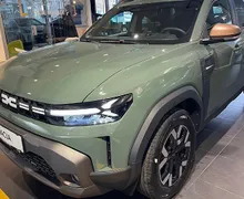 Zunanja slika - Dacia Duster - Extreme 130MHEV + 4 leta servisov - 2 - Predogledna slika