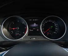 Notranja slika - Volkswagen Tiguan - 2,0 TDI BMT R-Line Edition DSG - 11 - Predogledna slika