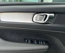 Zunanja slika - Volvo XC40 - B3 P Core AT DCT 3 leta garancije + 3 servisi - 12 - Predogledna slika