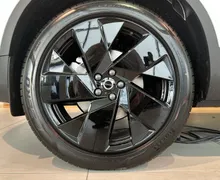 Zunanja slika - Volvo XC40 - B4 P Ultra Black Edition 3 leta garancije + 3 se.. - 6 - Predogledna slika