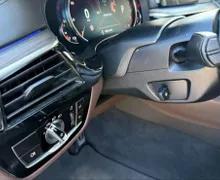 Notranja slika - BMW serija 5: - M550i xDrive Avt. - 9 - Predogledna slika