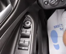Zunanja slika - Ford Kuga - 4x2 2.0 TDCi Style- SLO-1.LASTNIK-REDNO SERVISIRAN - 19 - Predogledna slika