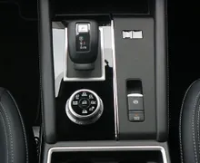 Zunanja slika - Mitsubishi Outlander - 2.4 PHEV Intense Auto 4WD - 9 - Predogledna slika