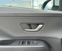 Notranja slika - Hyundai Kona - 1.6 GDI Hybrid Impression DCT - 13 - Predogledna slika