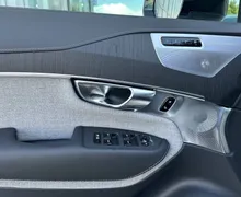 Notranja slika - Volvo XC90 - T8 AWD Ultra Dark 7s 3 leta garancije + 3 servisi. - 13 - Predogledna slika