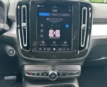Notranja slika - Volvo XC40 - B3 P Core AT DCT 3 leta garancije + 3 servisi... - 16 - Predogledna slika