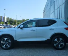 Notranja slika - Volvo XC40 - B3 P Core AT DCT 3 leta garancije + 3 servisi... - 8 - Predogledna slika