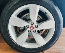 Zunanja slika - Jaguar E-PACE - 2.0 4X4 MHEV AVT-MRT.KOT-USNJE-VL K-LED-NAVI-VIDEO - 4 - Predogledna slika