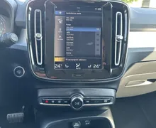 Notranja slika - Volvo XC40 - B4 P AWD Momentum Pro Avt. - 16 - Predogledna slika