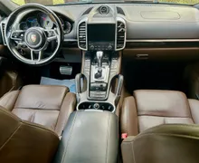 Notranja slika - Porsche Cayenne - S E-Hybrid Platinum Edition Tiptronic - 5 - Predogledna slika