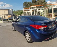 Notranja slika - Hyundai Elantra - 1.6 MPI Life 1.LASTNIK SLO... - 9 - Predogledna slika