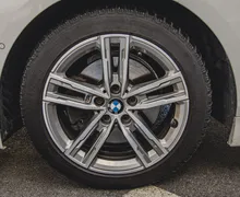 Zunanja slika - BMW - 118i M Sport-LED-HUD-PANO-LC PRO-KAM-17C - 18 - Predogledna slika