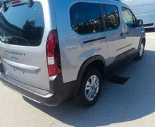 Zunanja slika - Peugeot Rifter - L2 ALLURE 1.5 BlueHDi 130 €6.4-7 SEDEŽEV-ZALOGA - 3 - Predogledna slika