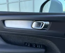 Notranja slika - Volvo XC40 - B3 P Core AT DCT 3 leta garancije + 3 servisi... - 13 - Predogledna slika