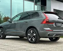 Notranja slika - Volvo XC60 - B5  P  AWD Plus Dark... - 7 - Predogledna slika