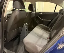 Notranja slika - Volkswagen Jetta - 1.6 TDI-TEMPOMAT-LIMO-PDC-SERVISNA-KNJ-ODLIČNA - 12 - Predogledna slika