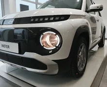 Zunanja slika - Hyundai Inster - 42 KWH TREND-GRETJE SEDEŽEV-APPLE-DAB-KAMERA-VIDEO - 1 - Predogledna slika