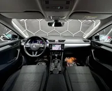 Notranja slika - Škoda Superb - 2.0 TDI 110 kW DSG-VIRTUAL-KLJUKA-MEMORY... - 9 - Predogledna slika