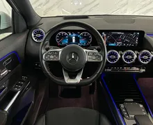 Notranja slika - Mercedes-Benz GLA-Razred - 200|AMG Line|Memory|HUD|Kamera|Gretje|LineAss|R19 - 9 - Predogledna slika