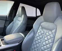 Notranja slika - Audi Q8 - 50 TDI quattro 3x S line-1 LASTNIK-MATRIX-22 col - 11 - Predogledna slika