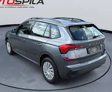 Zunanja slika - Škoda Kamiq - 1.0 TSI Essence DSG -1.LASTNIK -  NA OBROKE - - 3 - Predogledna slika