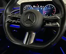 Notranja slika - Mercedes-Benz E-Razred - 220d|4Matic|AMG|4WS|SuperScreen|Zračno|360K|Hlaj| - 9 - Predogledna slika