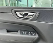 Notranja slika - Volvo XC60 - B5  P  Core AT AWD 3 leta garancije + 3 servisi... - 13 - Predogledna slika