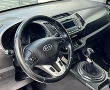 Notranja slika - KIA Sportage - 1.7 CRDi+SLO+ALU+PDC+USB - 9 - Predogledna slika