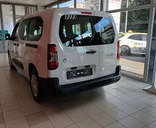 Zunanja slika - Toyota Proace - City Verso 1.2 P S S Shuttle 81kW Long - 3 - Predogledna slika