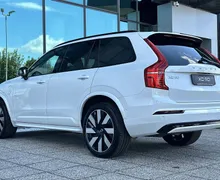 Notranja slika - Volvo XC90 - T8 AWD Ultra Dark 7s 3 leta garancije + 3 servisi. - 7 - Predogledna slika