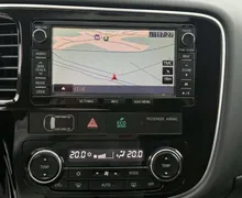 Notranja slika - Mitsubishi Outlander - 2.2D-4X4-XENON-NAVI-KAMERA-LIZING TUJCE-ŠIBEDAH- - 11 - Predogledna slika