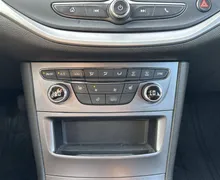 Notranja slika - Opel Astra - 1.2 Turbo Enjoy GRETJE SEDEŽEV IN VOLANA - 19 - Predogledna slika