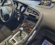 Notranja slika - Peugeot 3008 - 1.6 e-HDi 115 AVT. KOT NOV-KREDIT BREZ POLOGA - 7 - Predogledna slika