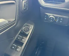Notranja slika - Ford Kuga - 2.5 Vignale.NEMŠKI+4ALU.KAMERA.PANORAMA.KLUKA.LED - 11 - Predogledna slika