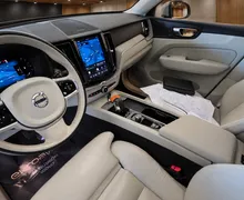 Notranja slika - Volvo XC60 - B4D AWD Plus Dark Avt.1. lastnik. SLO poreklo - 13 - Predogledna slika