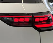 Zunanja slika - Volkswagen Golf - 4JOY 1.5 eTSI DSG-SLO-1.lastnik-MATRIX-KAMERA - 5 - Predogledna slika