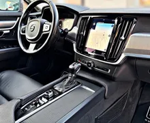 Notranja slika - Volvo V90 - D4•AVT•ACC•PILOT•LED•NAVI•ODLIČEN - 18 - Predogledna slika