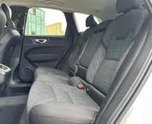 Notranja slika - Volvo XC60 - B5  P  Core AT AWD 3 leta garancije + 3 servisi... - 11 - Predogledna slika