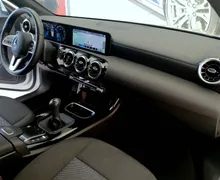 Notranja slika - Mercedes-Benz CLA Shooting Brake - CLA 180 Shooting Brake  LED NAVI KLJUKA 1.LASTNIK - 7 - Predogledna slika