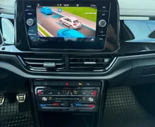 Notranja slika - Volkswagen T-Roc - 1.5 TSI BMT R-Line-SLO-IQ Light-Mrtvi kot-Vzv.kam - 9 - Predogledna slika
