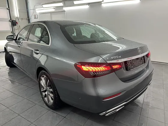 Zunanja slika - Mercedes-Benz E-Razred - E 400 d 4MATIC.KAMERA.USNJE.ACC.ZRAČ.VZMETENJE.LE - 1